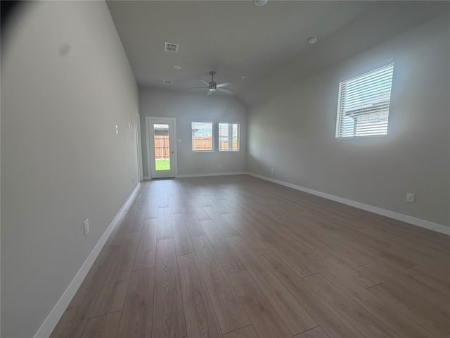 810 Knox River Drive, Princeton, TX 75071