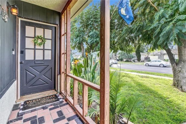 7758 Chimineas Avenue, Reseda, CA 91335