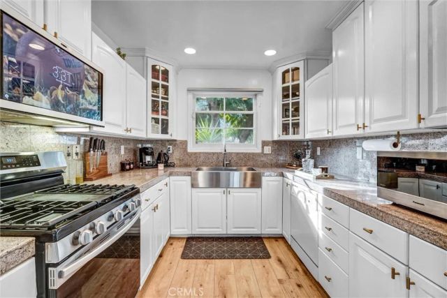 7758 Chimineas Avenue, Reseda, CA 91335