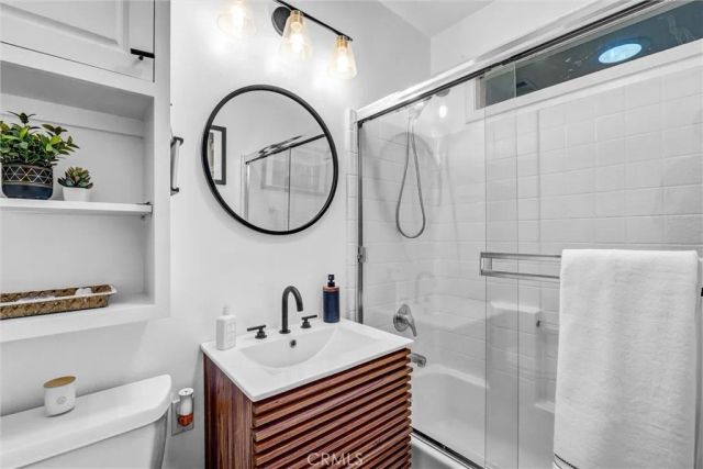 7758 Chimineas Avenue, Reseda, CA 91335