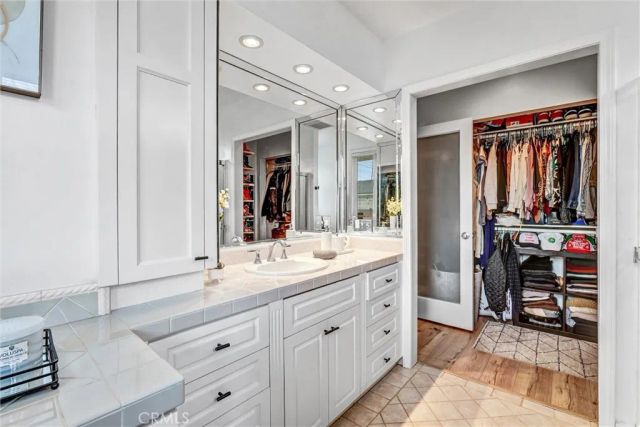 7758 Chimineas Avenue, Reseda, CA 91335