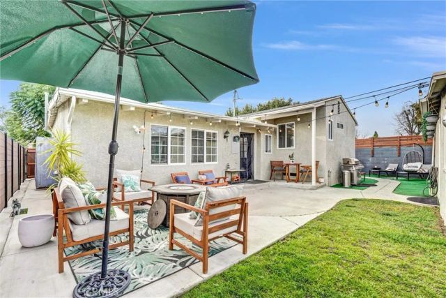 7758 Chimineas Avenue, Reseda, CA 91335