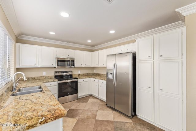 7420 W LOS GATOS Drive, Glendale, AZ 85310