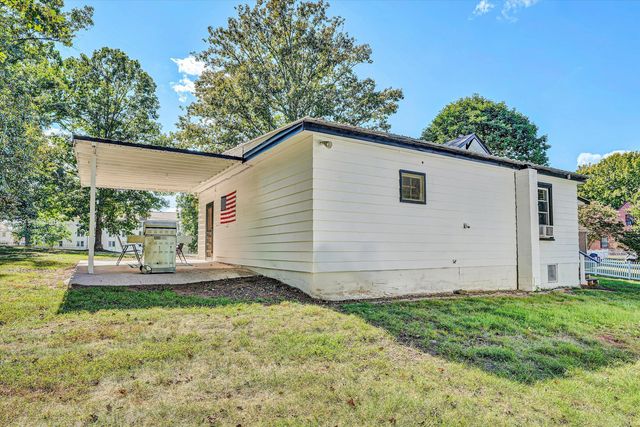 946 Ashland AVE, Bedford, VA 24523