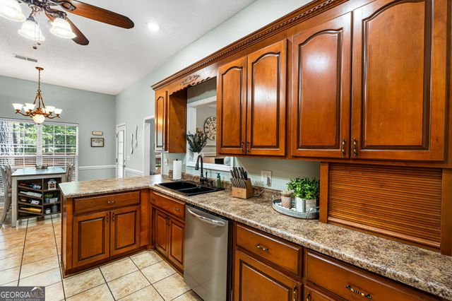 222 Santa Fe Trail, Warner Robins, GA 31088