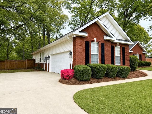 222 Santa Fe Trail, Warner Robins, GA 31088