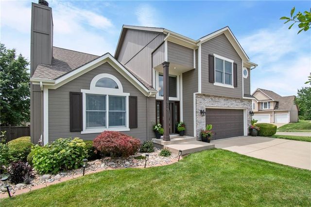 3020 S Argonne Court, Blue Springs, MO 64015