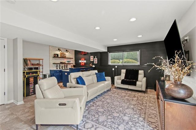 3020 S Argonne Court, Blue Springs, MO 64015