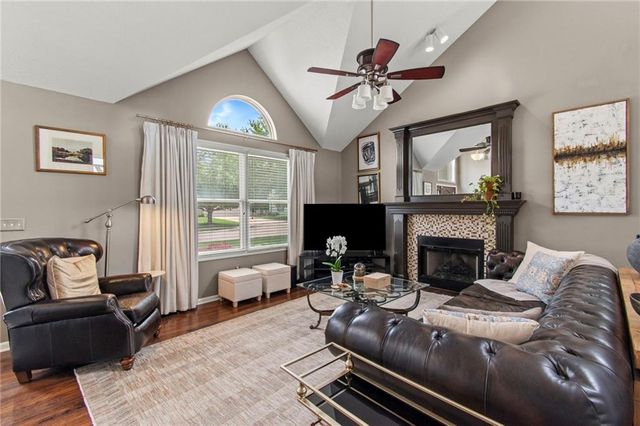 3020 S Argonne Court, Blue Springs, MO 64015