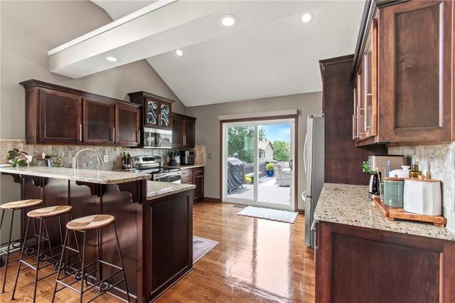 3020 S Argonne Court, Blue Springs, MO 64015