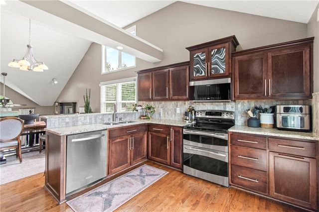 3020 S Argonne Court, Blue Springs, MO 64015
