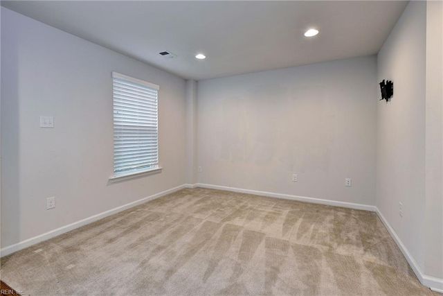 7502 Luminary DR, Williamsburg, VA 23188