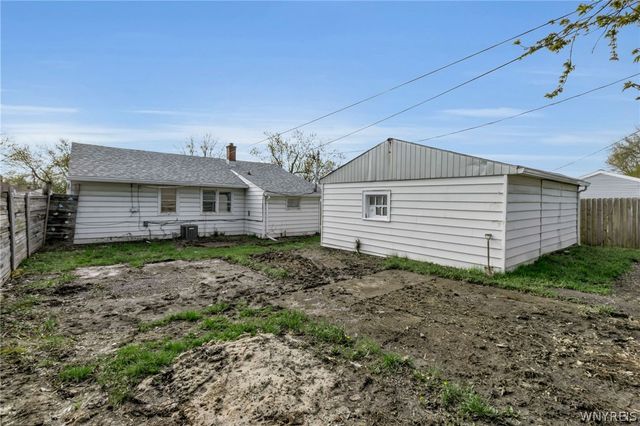 15 Kelvin Drive, Tonawanda, NY 14223