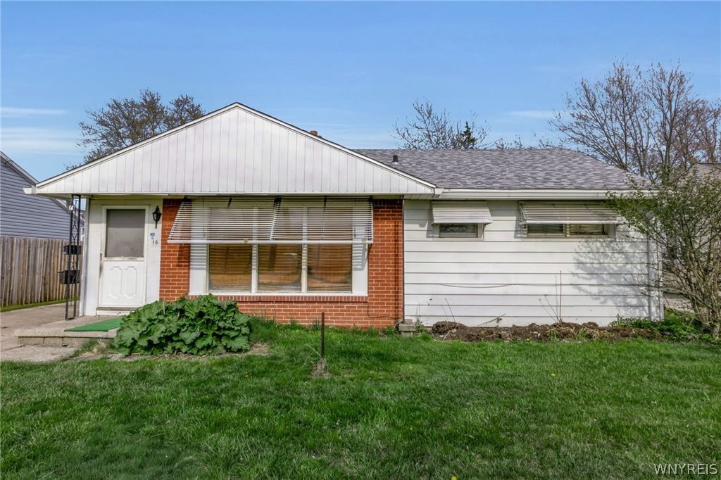 15 Kelvin Drive, Tonawanda, NY 14223