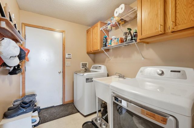 2315 Bold Venture Drive, Lewis Center, OH 43035