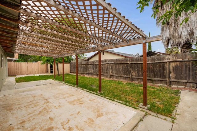 2027 Westmora Ave, Stockton, CA 95210