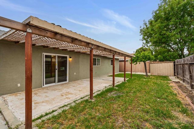 2027 Westmora Ave, Stockton, CA 95210