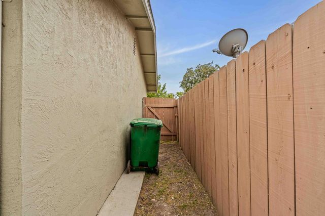 2027 Westmora Ave, Stockton, CA 95210