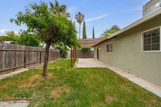 2027 Westmora Ave, Stockton, CA 95210