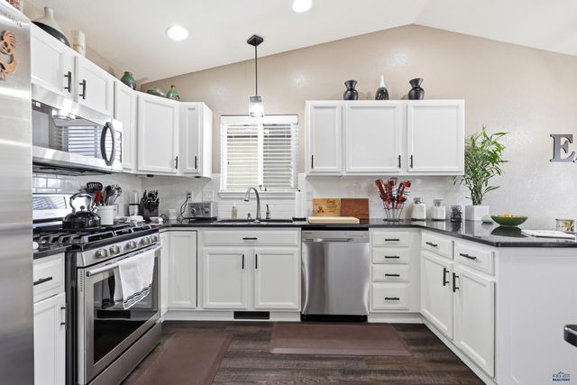 14846 TELLURIDE ST, Summerset, SD 57769