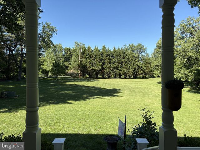 633 SHENANDOAH RIVER LN, Front Royal, VA 22630