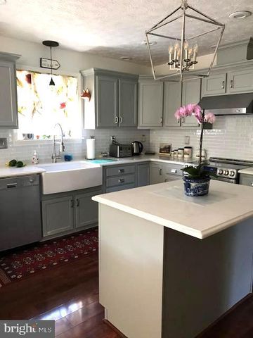 633 SHENANDOAH RIVER LN, Front Royal, VA 22630