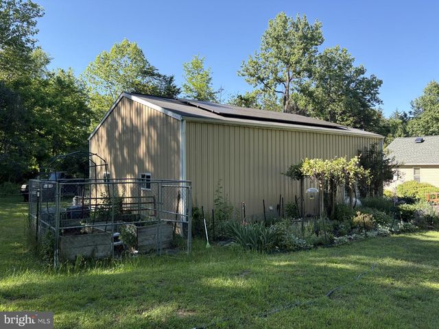 633 SHENANDOAH RIVER LN, Front Royal, VA 22630