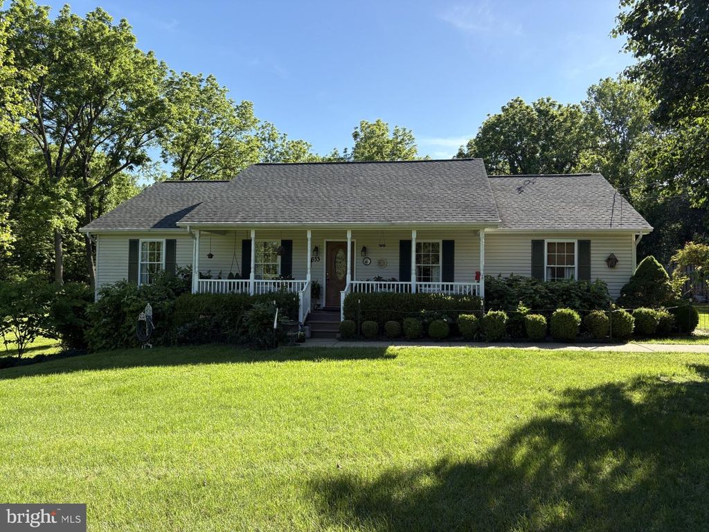 633 SHENANDOAH RIVER LN, Front Royal, VA 22630