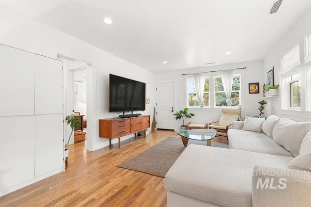 2301 W Jefferson St, Boise, ID 83702