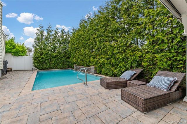 262 E Lexington Avenue, Oceanside, NY 11572