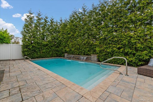 262 E Lexington Avenue, Oceanside, NY 11572