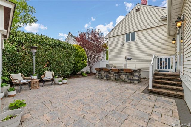 262 E Lexington Avenue, Oceanside, NY 11572