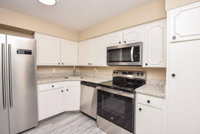 6401 Ella Lee Lane, Houston, TX 77057