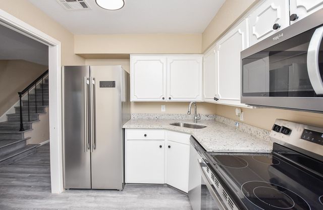 6401 Ella Lee Lane, Houston, TX 77057