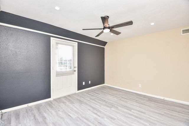 6401 Ella Lee Lane, Houston, TX 77057