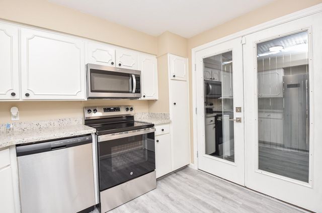 6401 Ella Lee Lane, Houston, TX 77057