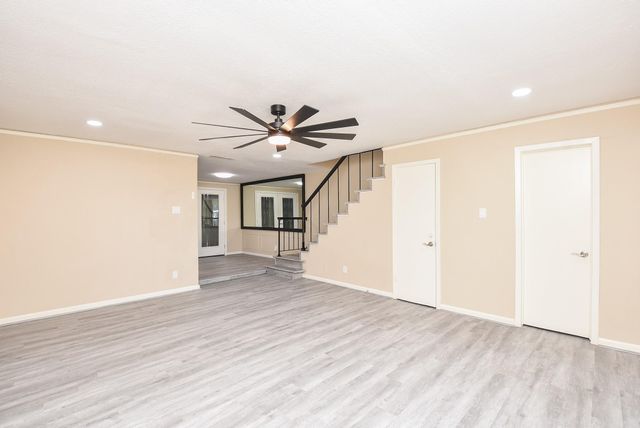 6401 Ella Lee Lane, Houston, TX 77057