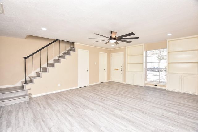 6401 Ella Lee Lane, Houston, TX 77057