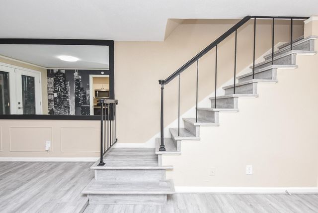 6401 Ella Lee Lane, Houston, TX 77057