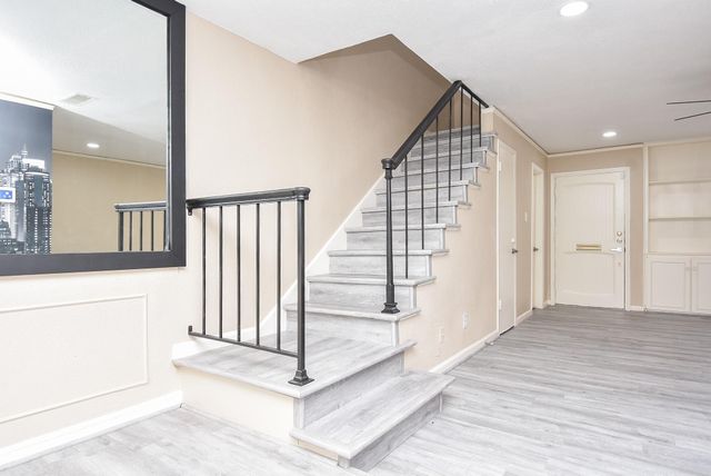 6401 Ella Lee Lane, Houston, TX 77057
