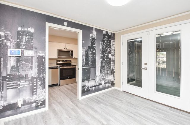 6401 Ella Lee Lane, Houston, TX 77057