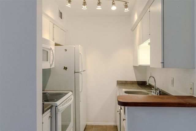 4859 Cedar Springs Road 234, Dallas, TX 75219