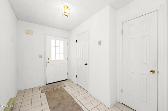 4059 Chaucer Place, Guilderland, NY 12159