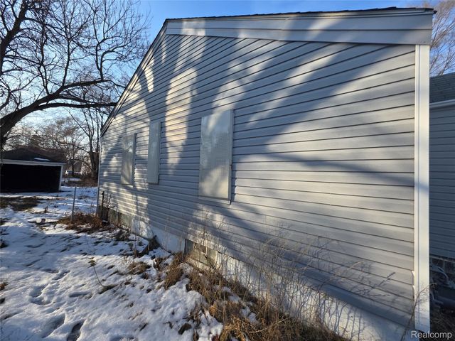 19195 Dresden Street, Detroit, MI 48205