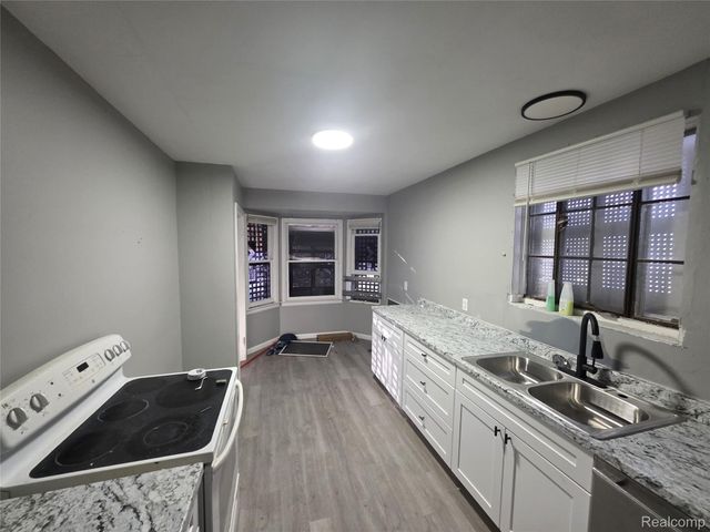 19195 Dresden Street, Detroit, MI 48205