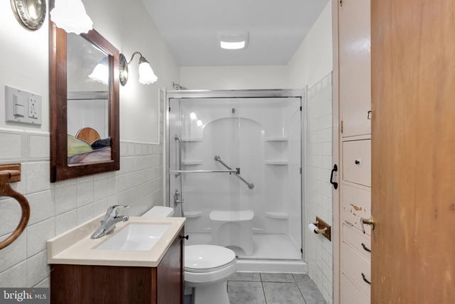 2160 WASSERGASS RD, Hellertown, PA 18055