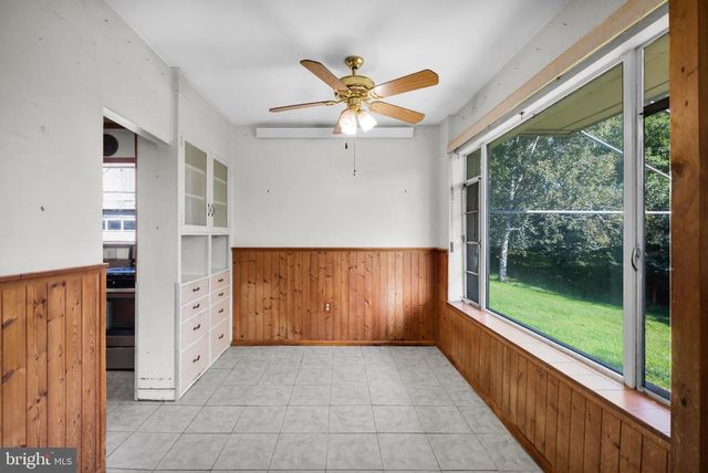 2160 WASSERGASS RD, Hellertown, PA 18055