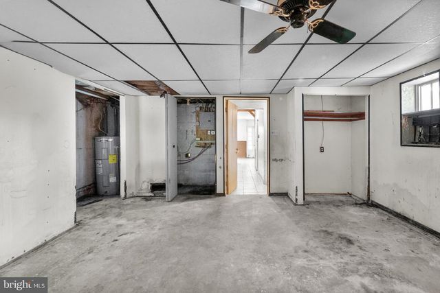 2160 WASSERGASS RD, Hellertown, PA 18055