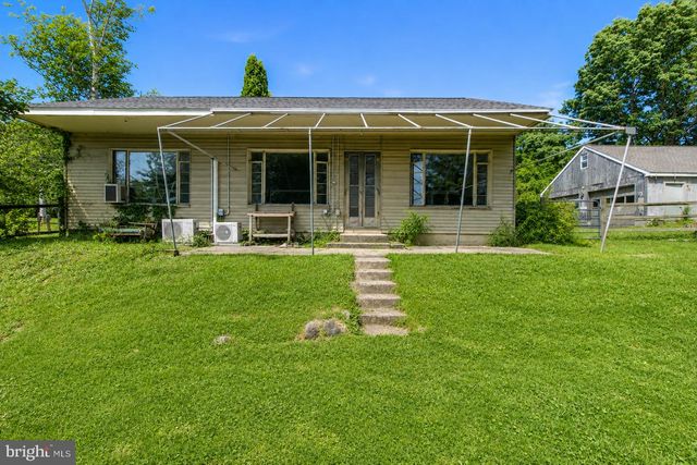 2160 WASSERGASS RD, Hellertown, PA 18055