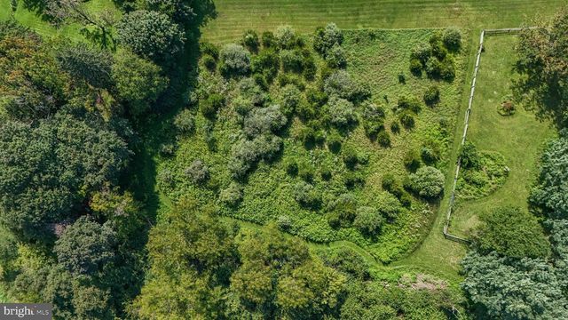2160 WASSERGASS RD, Hellertown, PA 18055